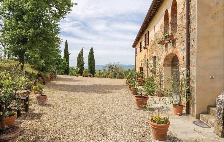 Appartement au bord de la piscine près de San Donato - WiFi et parking inclus in Reggello, Valdarno