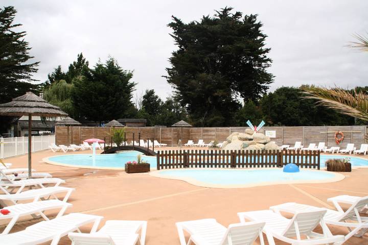 Camping für 6 Personen, mit Pool und Terrasse in Atlantikküste Frankreich - 2