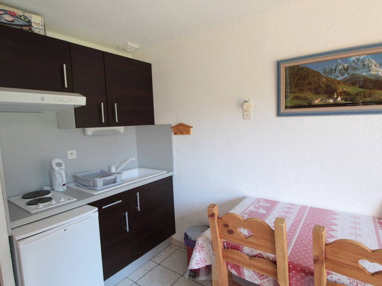 Gehele studio, Studio Central pour 4 Pers. à Proximité des Pistes et des Commerces, avec Terrasse in Les Carroz, Arâches-la-Frasse