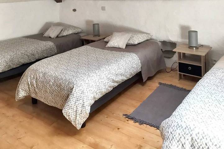 Location de vacances pour 11 personnes, avec piscine et jardin à Saint-André-de-Cruzières - 4