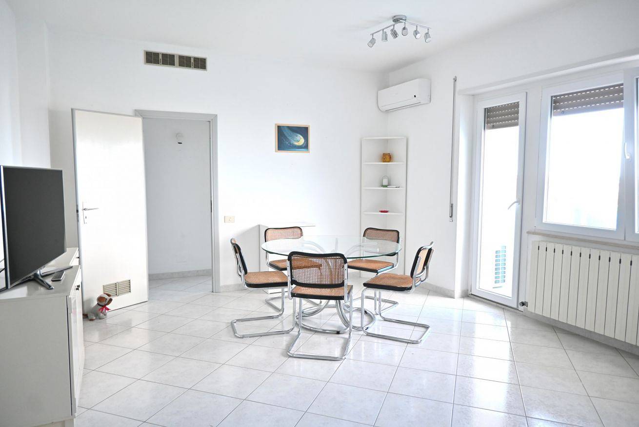 Ganze Wohnung, Ferienwohnung für 5 Personen mit Balkon/Terrasse in Porto Recanati, Adriaküste Marken