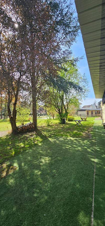 Appartement entier, One-Bedroom Apartment in Parigné-l'Évêque, Sarthe