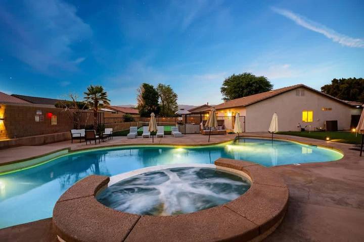 Ferienhaus für 10 Personen, mit Whirlpool und Garten sowie Pool, mit Haustier - 1