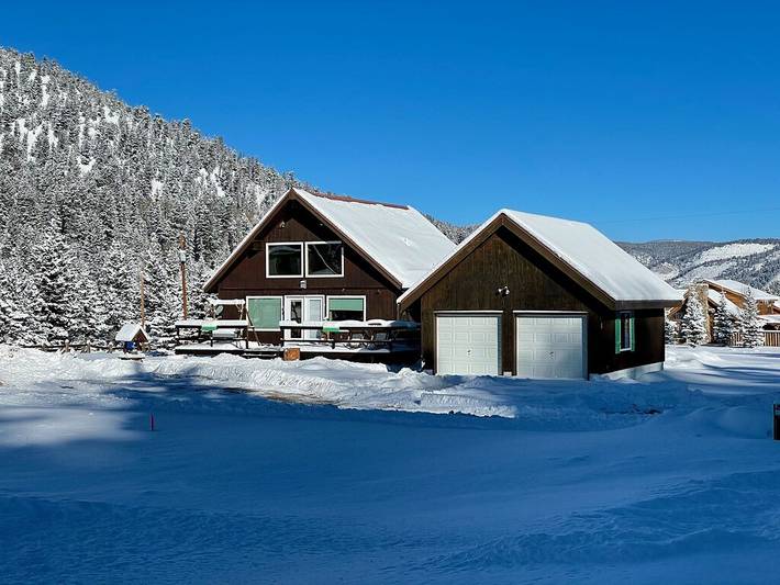 Cabaña de madera para 10 personas, con jacuzzi además de terraza y jardín - 1