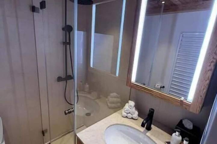 Ganze Wohnung, Kleine Erdbeere in Gstaad, Saanen