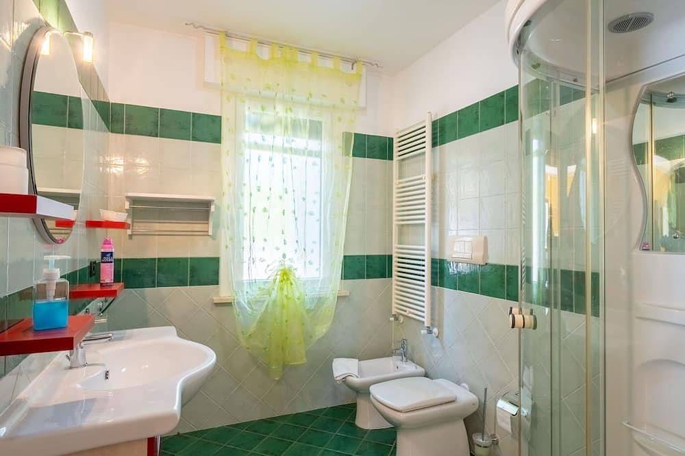 Appartement dans une maison de vacances avec piscine, climatisation, Wifi, Tv, patio, animaux admis in Silvi, Province de Pescara