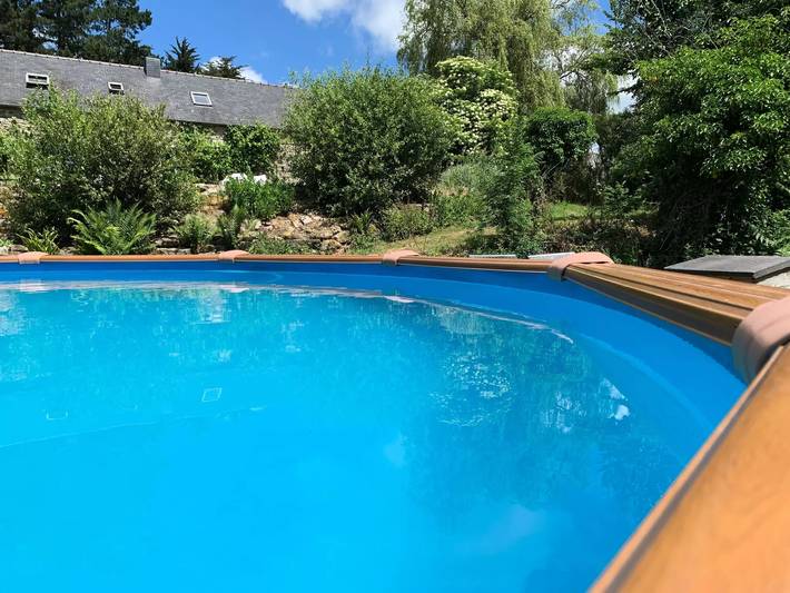 Location de vacances pour 2 personnes, avec piscine et jardin à Plounérin - 3