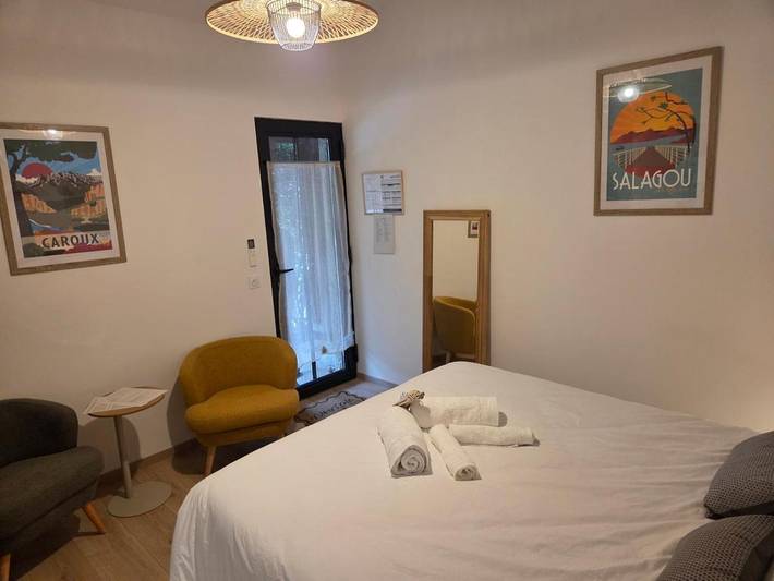 Location de vacances pour 2 personnes, avec terrasse, animaux acceptés à Vailhan - 4