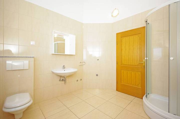 Ferienwohnung für 3 Personen, mit Balkon in Krvavica - 4