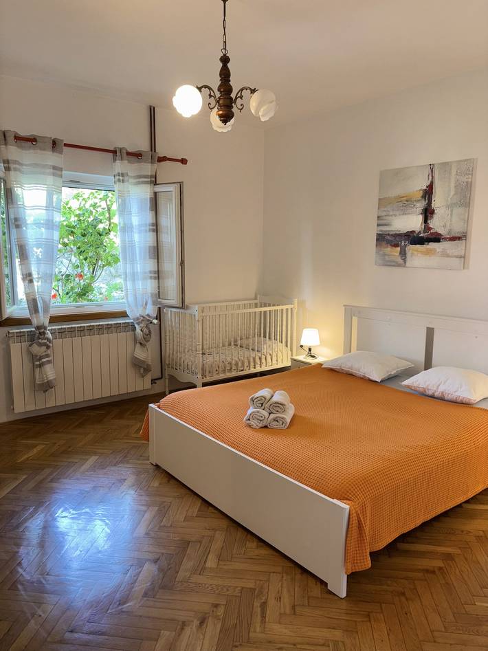 Apartament wakacyjny dla 3 osób, z ogród i taras w Poljica