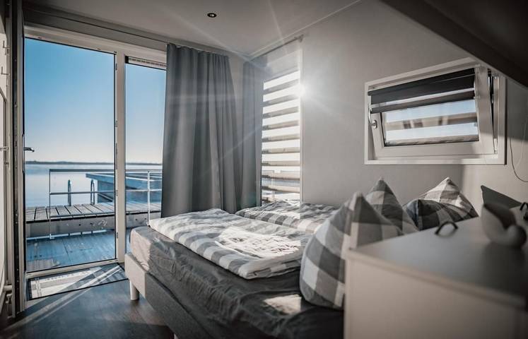 Hausboot für 6 Personen, mit Seeblick und Terrasse in Sachsen - 4