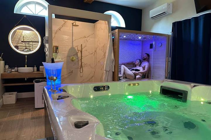 Location de vacances pour 2 personnes, avec sauna ainsi que jacuzzi et balcon à Crécy-sur-Serre - 4