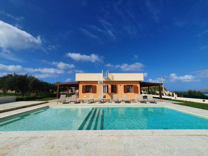 Apartamento de vacaciones para 6 personas, con jardín y piscina - 1