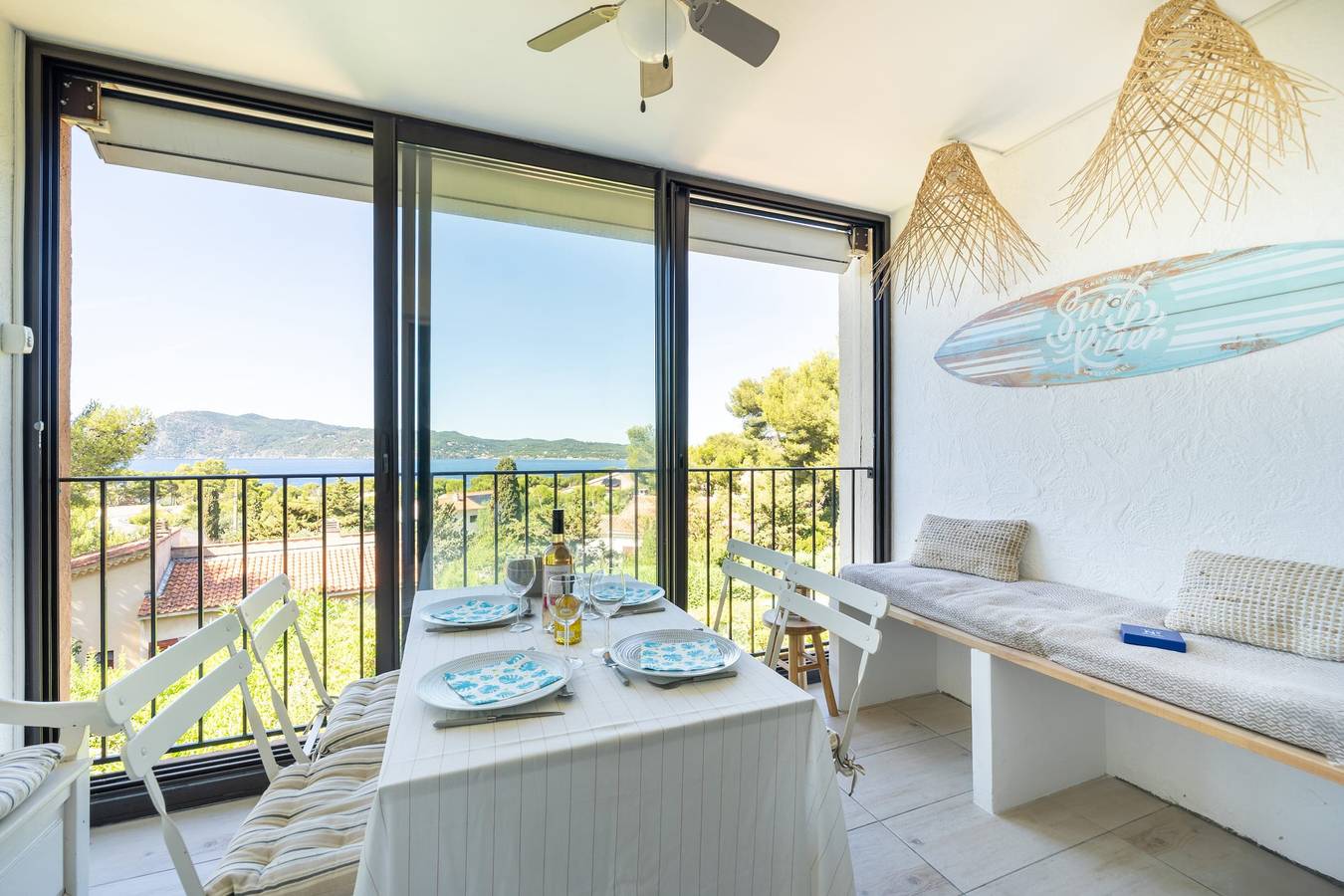 Entire holiday apartment, Breathtaking sea view,T3, for 6 , pool,  parking in Saint-Mandrier-sur-Mer, Toulon region