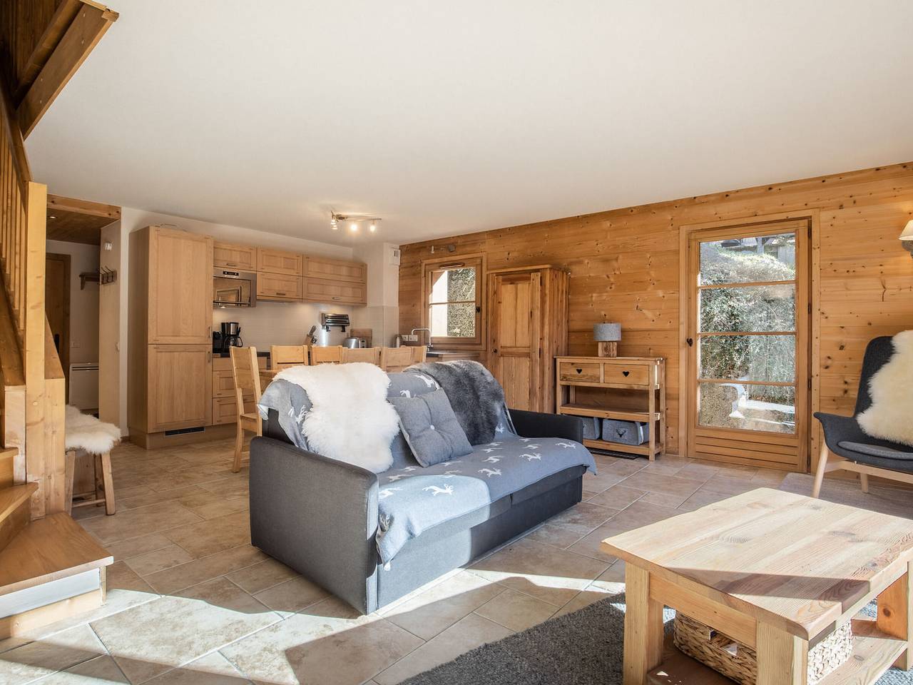 Entire apartment, Cozy 3-room apartment with wifi, up to 8 people in La Clusaz, Annecy region