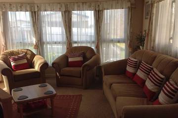 Static Caravan for 4 People in West Sussex, Sussex, Photo 4