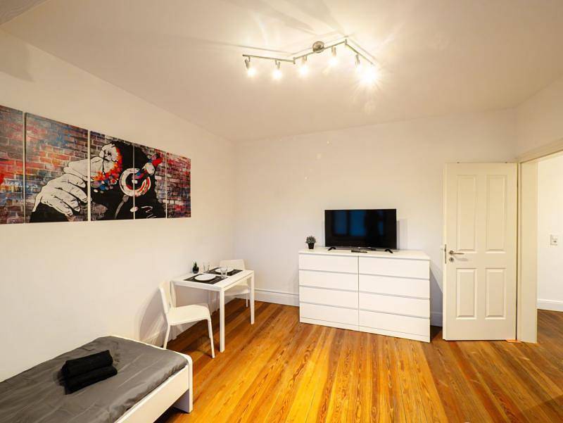 Ganze Ferienwohnung, Große Monteurwohnung in Villa - 4 Zimmer (8 Personen), Wlan, Tv, Küche - Ahrensburg Nähe Hamburg - Agrp1202 in Ahrensburg, Kreis Stormarn