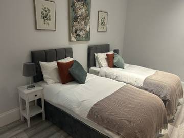 Holiday Letting for 6 People in Bedford, Bedfordshire, Photo 4