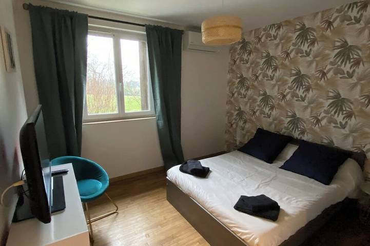 Location de vacances pour 4 personnes, avec terrasse et jardin, animaux acceptés à Saint-Germain-les-Vergnes - 3