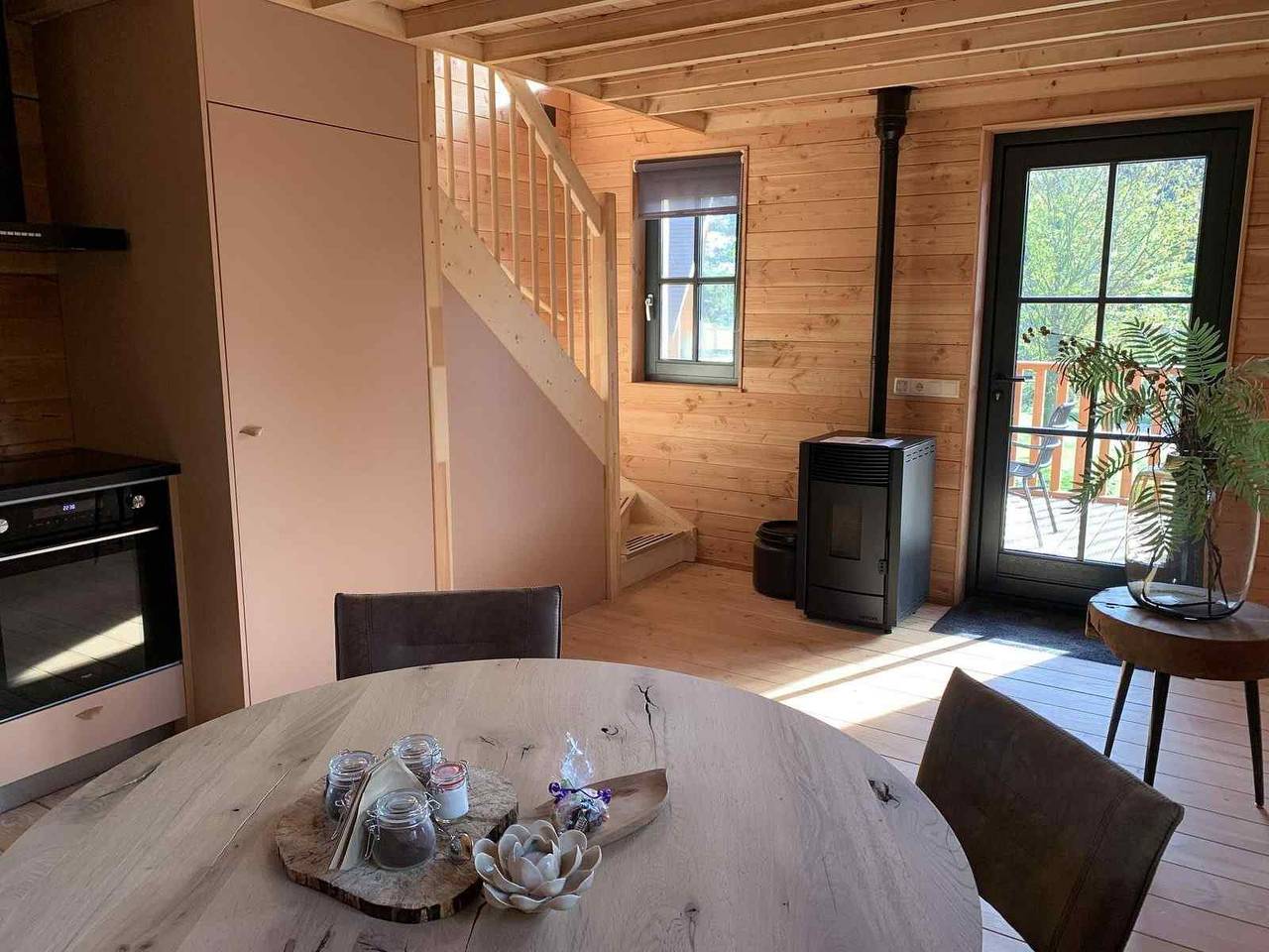 Luxuriöses 4-Personen-Ferienhaus auf Stelzen mit Außen Spa in Uden, Nordbrabant in Uden, Nordbrabant