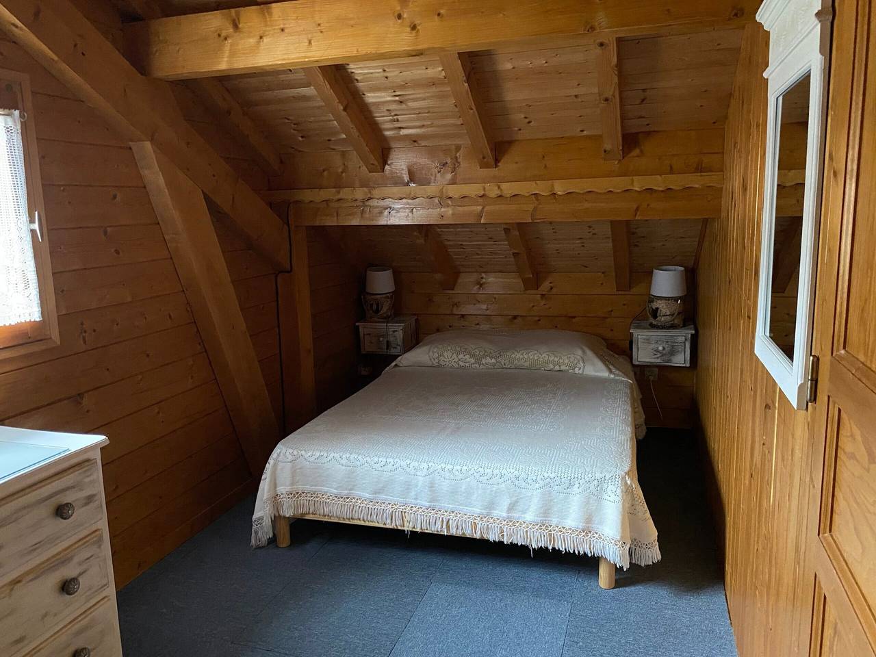Chalet « 6p Confort - Le Chevreuil »: Vista a la Montaña, Terraza Privada y Wi-Fi in Verchaix, Region Bonneville