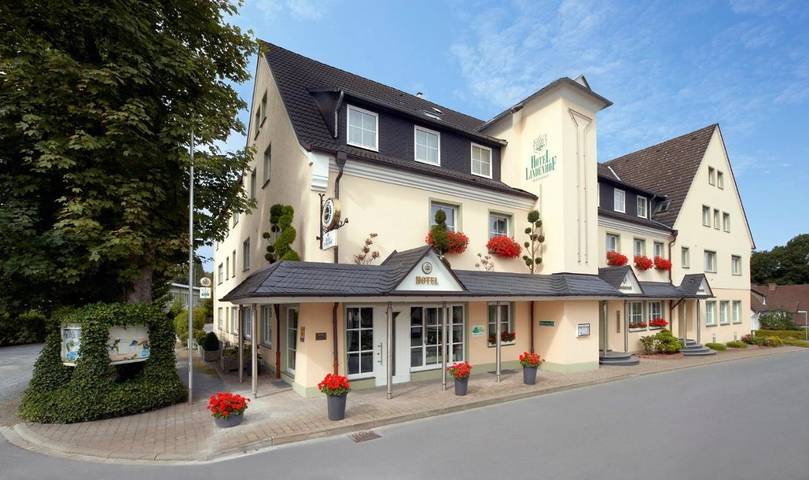 Hôtel pour 2 personnes, avec vue ainsi que jardin et sauna à Warstein - 3