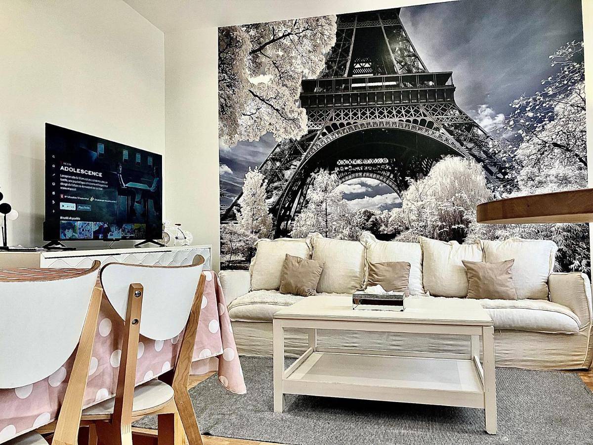 Appartement entier, Paris City-Le Raincy - Facing station - 4 to 8 Pers in Le Raincy, Seine-Saint-Denis