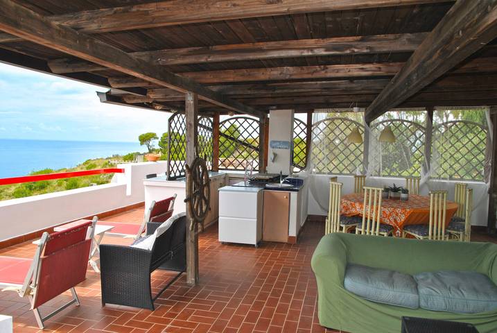 Resort Villa Giulia vista mare con piscina e camere con bagno privato in Sperlonga, Provincia di Latina