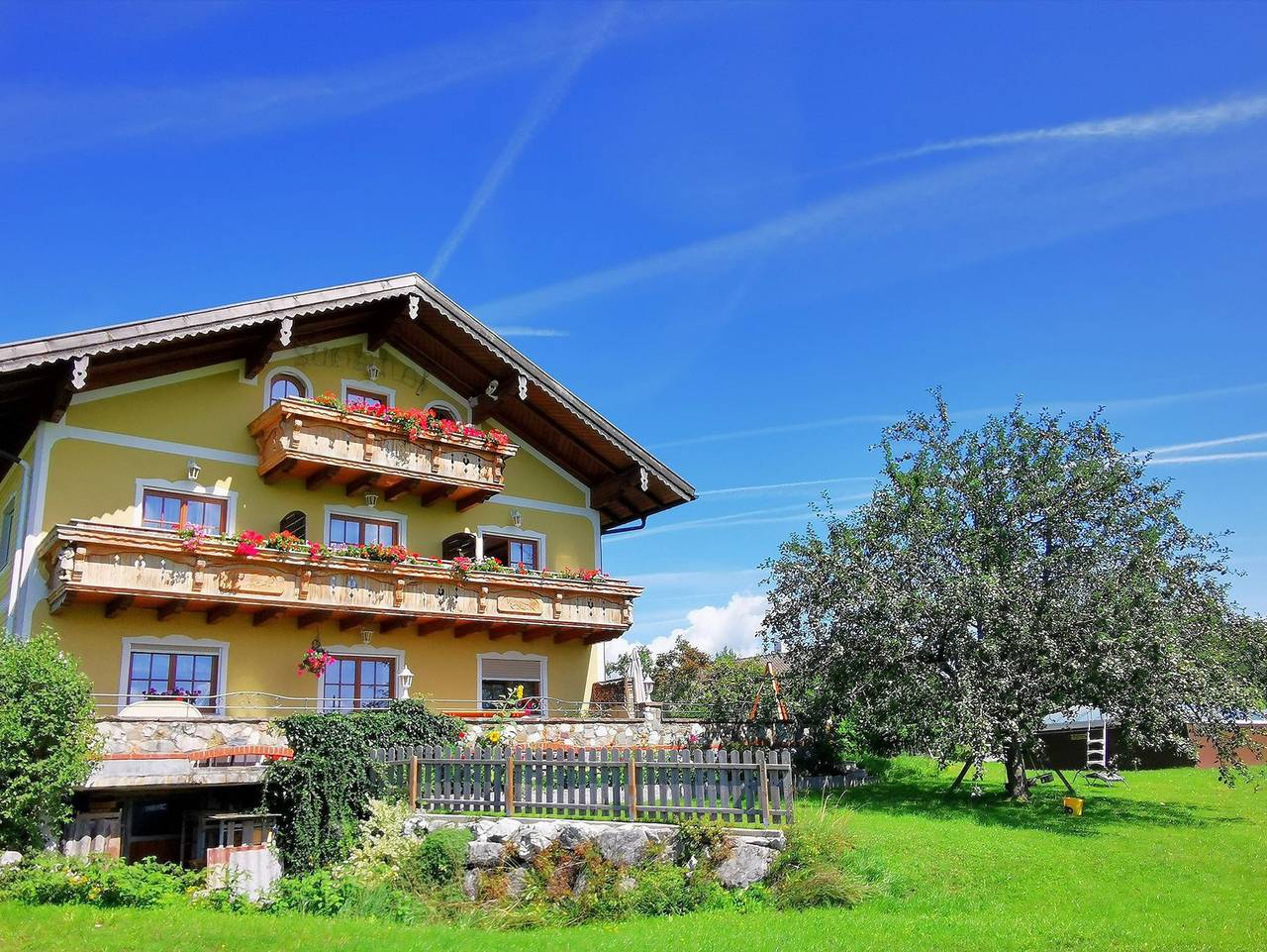 Sunnhof - Ferienwohnung Arnika in Oberhofen am Irrsee, Mondsee & Irrsee