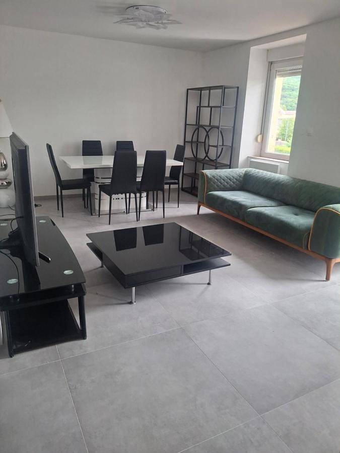 Gîte pour 4 personnes, avec terrasse dans Mandeure