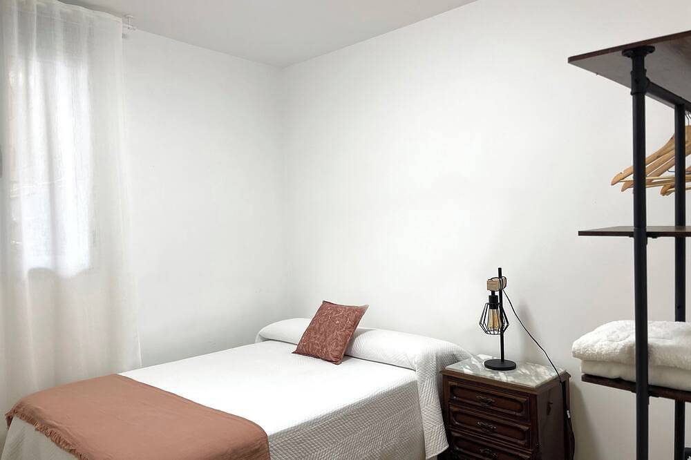 Entire apartment, Alojamiento Turístico El Castillo Vt-lr1770 in Agoncillo, La Rioja Province