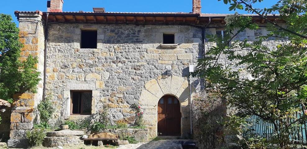 Casa rural para 8 personas, con Terraza además de Jardín y Vistas en La Pernía