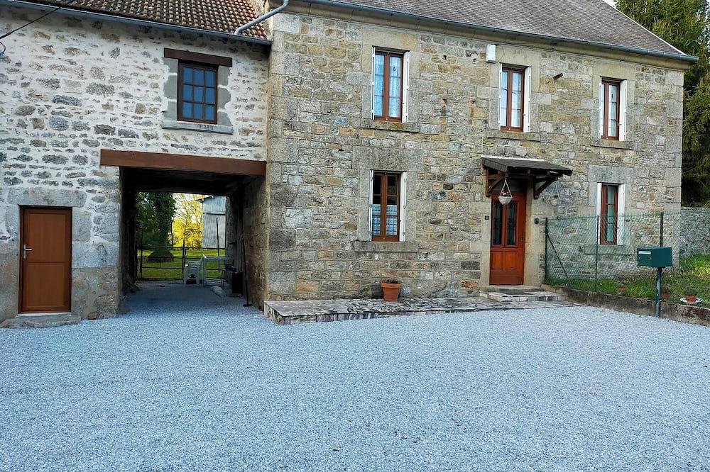 Maison de campagne à 15 minutes du lac de Vassivière in Saint-Yrieix-la-Montagne, Parc Naturel Régional de Millevaches en Limousin