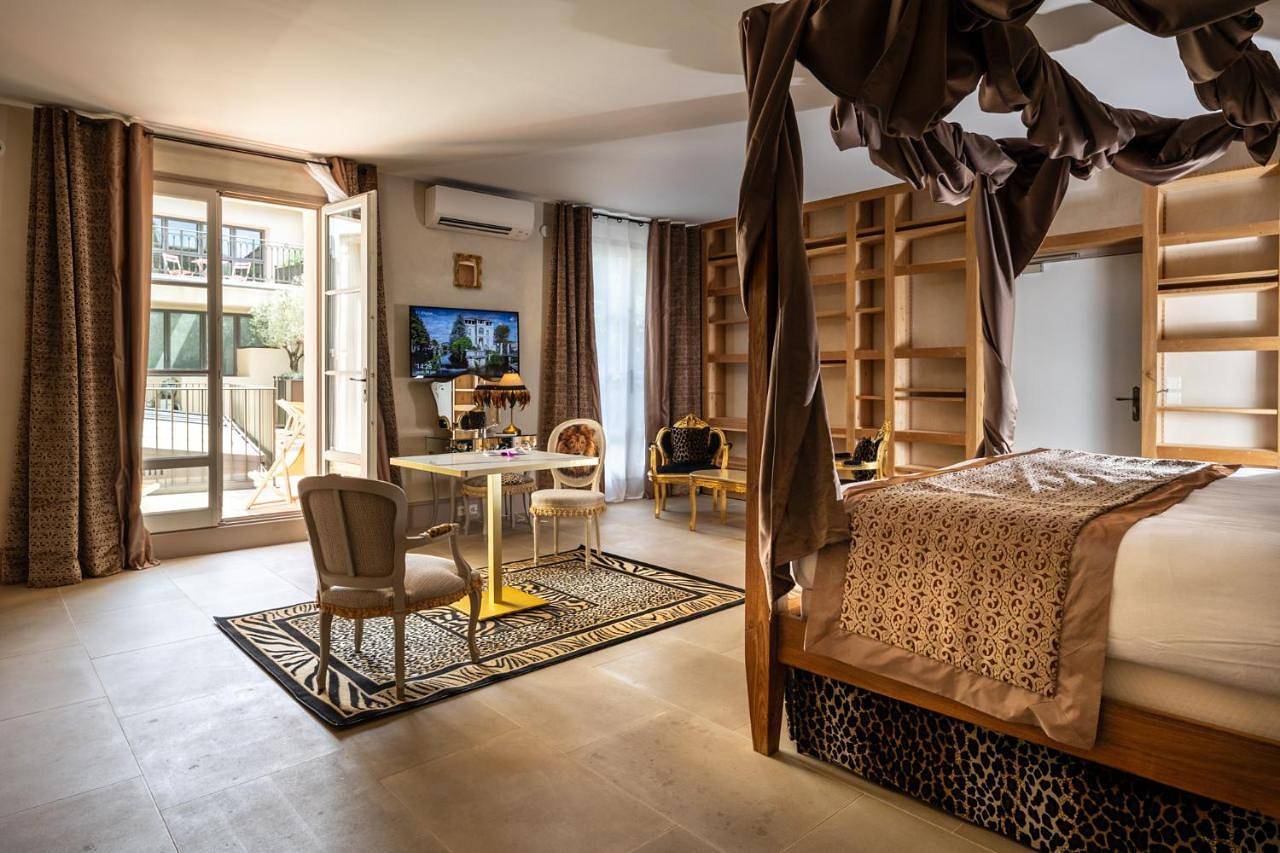 Le Clos Violette et Le 11 D'Aglaé - Appart' Hôtel de Charme Design de Luxe in L'Isle-sur-la-Sorgue, Vaucluse