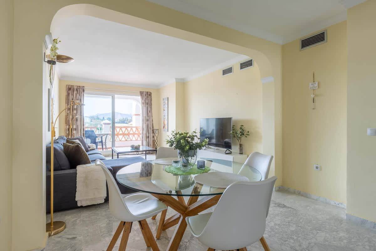 Geheel appartement, Golfer's dream apartment by Costarentals in Mijas Golf, Mijas