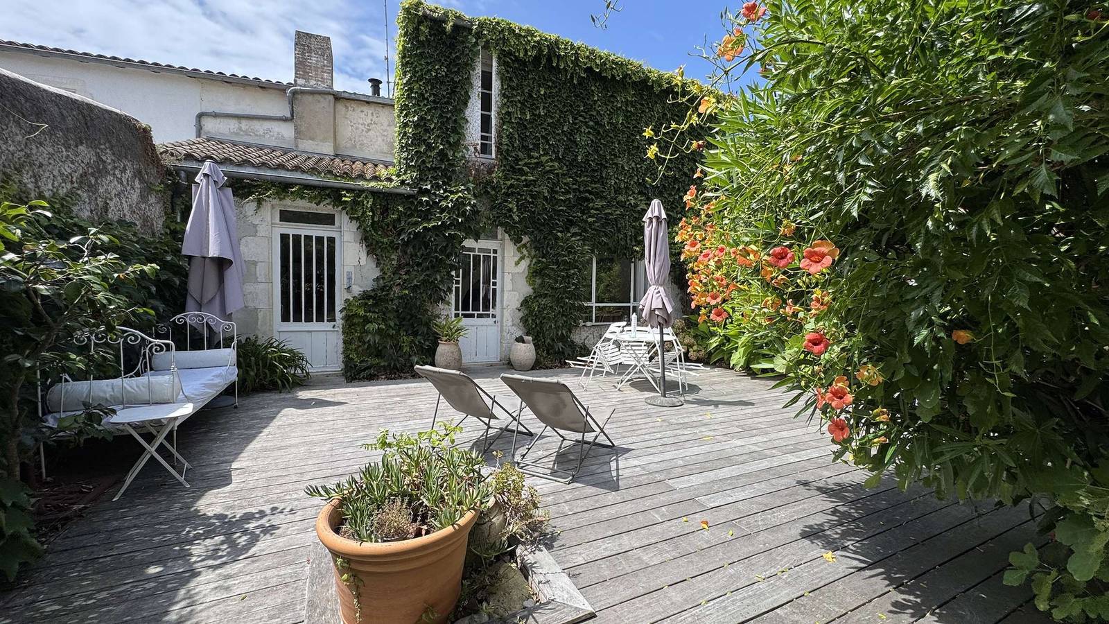 Appartement de vacances entier, Maison rétaise avec cour au cœur du village in La Couarde-sur-Mer, Île de Ré