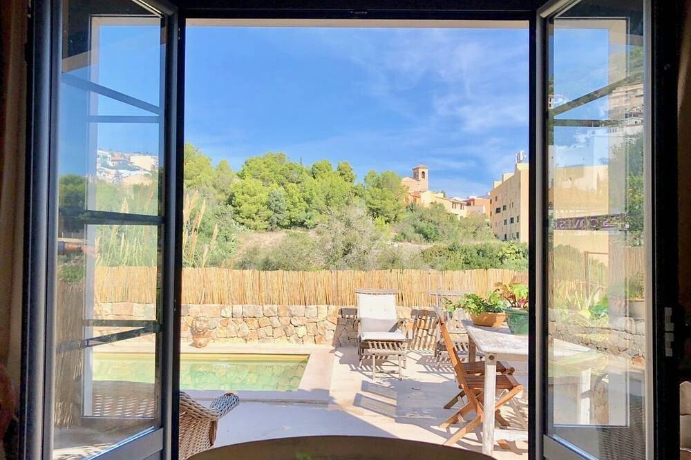 Dorfhaus Mit Charme Mit Schwimmbad in Genova, Palma