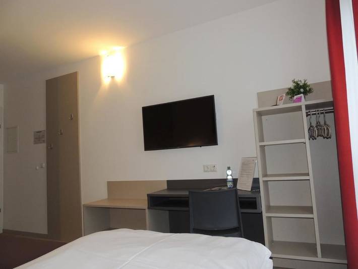 Location de vacances pour 2 personnes, avec vue et jardin, animaux acceptés dans Korneubourg - 3