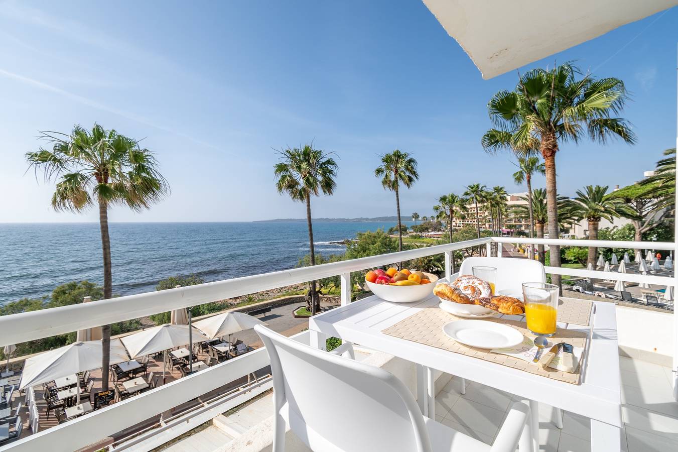 Apartamento inteiro, Apartamento 'Ses Roques' com vista para o mar, Wi-Fi e ar condicionado in Cala Bona, Son Servera