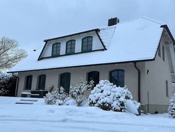 Ferienhaus für 14 Personen, mit Seeblick und Terrasse sowie Garten und Ausblick, kinderfreundlich in Garz/Rügen