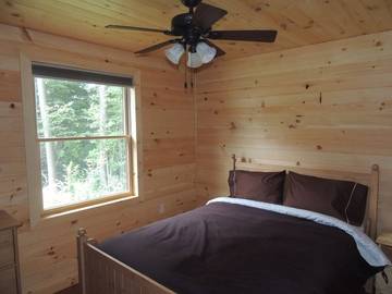 Log Cabin for 6 Guests in Cayuga Lake, Seneca County, Picture 3