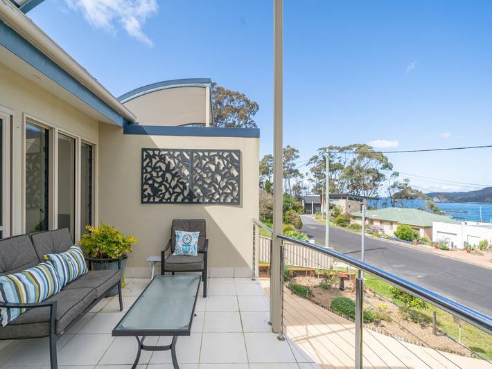 Holiday apartment for 7 people, with hot tub and balcony/terrace, child-friendly in South Coast NSW