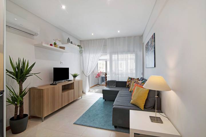 Appartement entier, Appartement 'Peron' avec Wi-Fi et climatisation in Cavacos, Quarteira