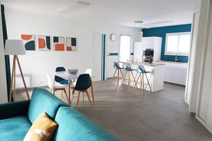 Location de vacances pour 4 personnes, avec terrasse et jardin à Saint-Seurin-de-Cursac
