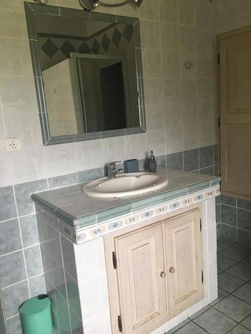 Location de vacances pour 8 personnes, avec vue et piscine ainsi que jardin et terrasse à Saint-Médard-en-Forez - 2