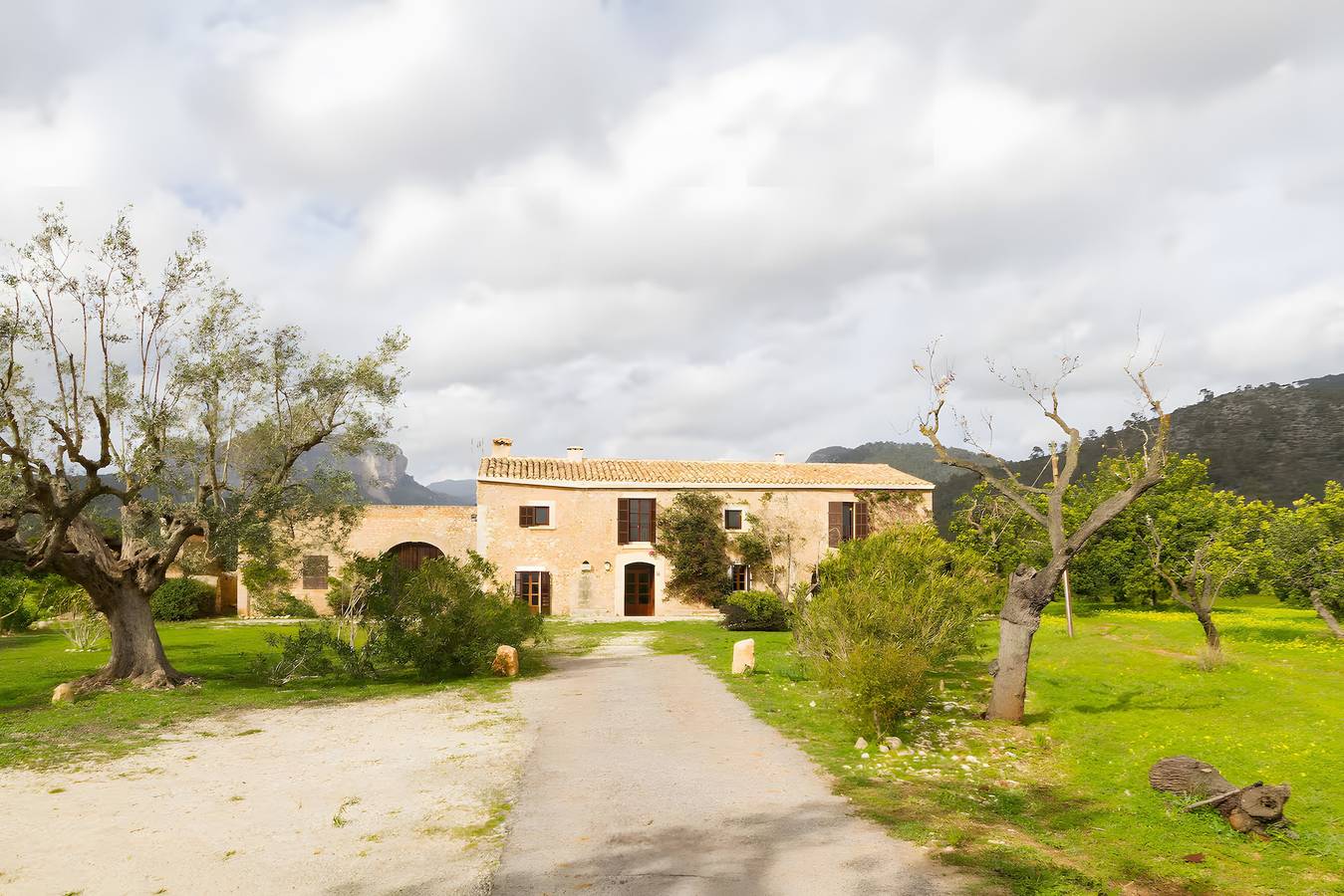 Casa vacacional 'Son Pelay Estilo y Tradición' con Wi-Fi in Lloseta, Interior de Mallorca