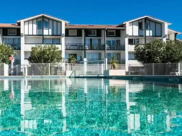 Camping für 2 Personen, mit Balkon/Terrasse und Garten sowie Kinderpool in Bidart