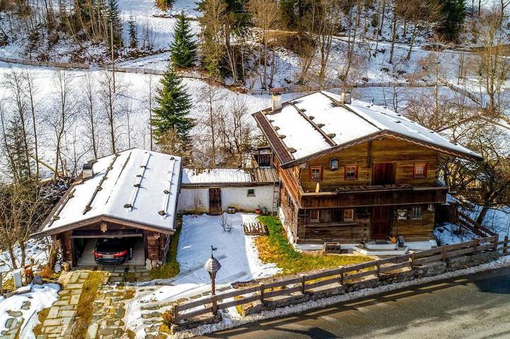 Chalet für 7 Personen, mit Garten und Pool sowie Balkon in Alpbach