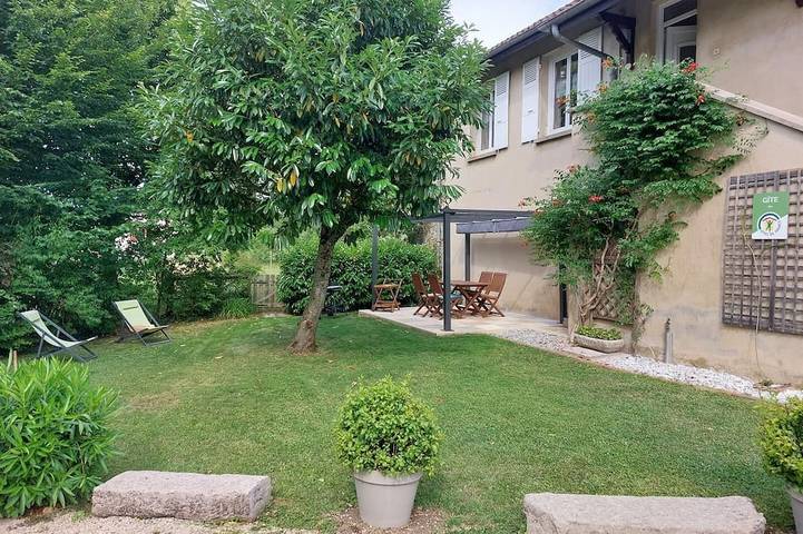 Location de vacances pour 4 personnes, avec jardin, animaux acceptés à Ceyzériat