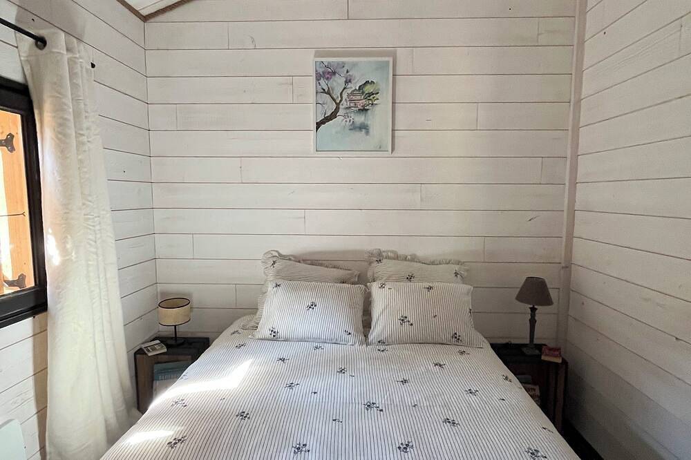 \"Mouty\": A Delightful Wooden Chalet At The Edge Of The Forest in Le Chambon-sur-Lignon, Mézenc